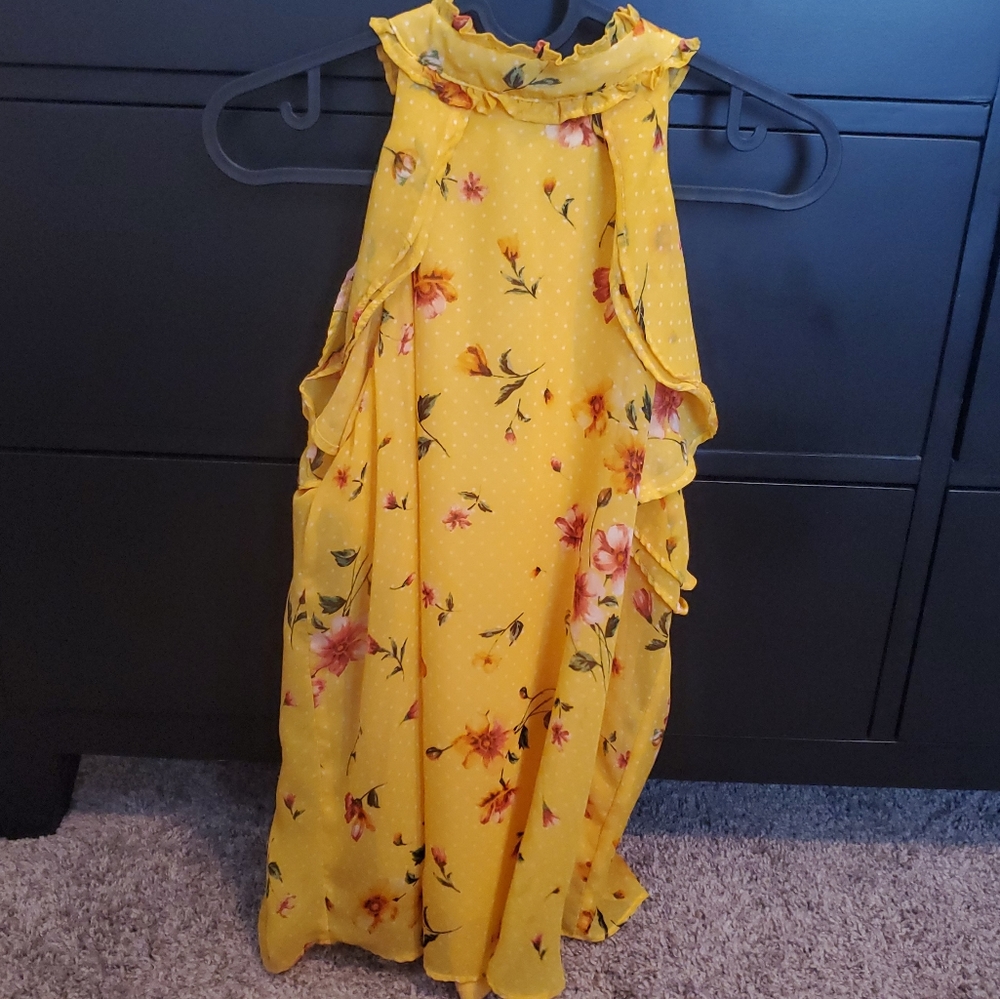 [Charming Charlie] Dressy Floral Tank